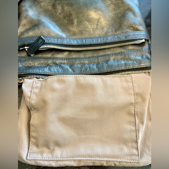 Margot New York distressed leather crossbody in grey. Quality leather bag! - Picture 8 of 8